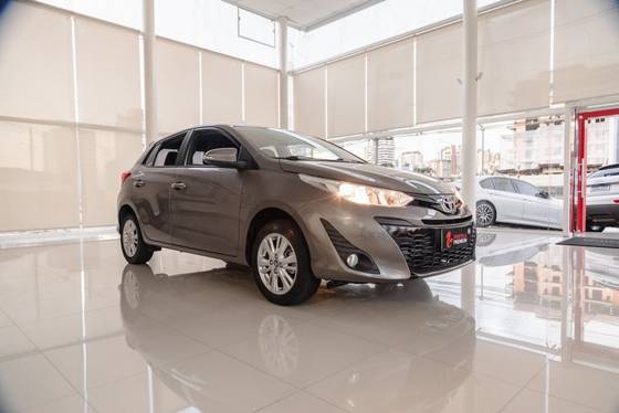 TOYOTA YARIS 1.3 16V FLEX XL MULTIDRIVE TOYOTA YARIS 1.3 16V FLEX XL MULTIDRIVE